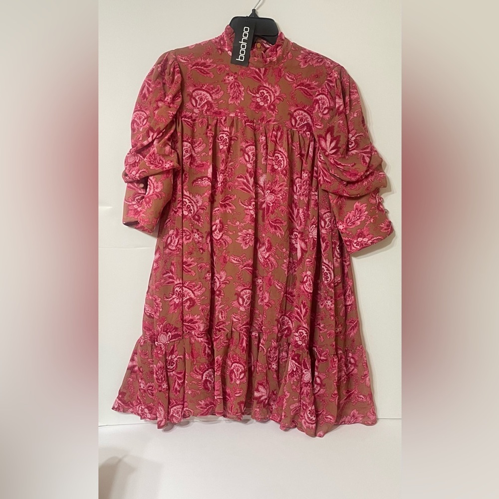 Boohoo short dress with long sleeves